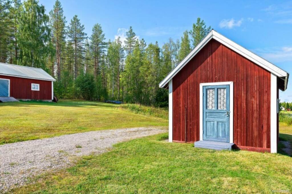 Cozy Home With Lake View-Free Wifi - Free Sauna Överkalix Eksteriør bilde